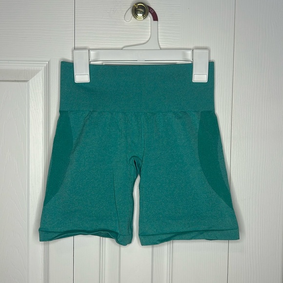 NVGTN Contour Shorts - Picture 2 of 4